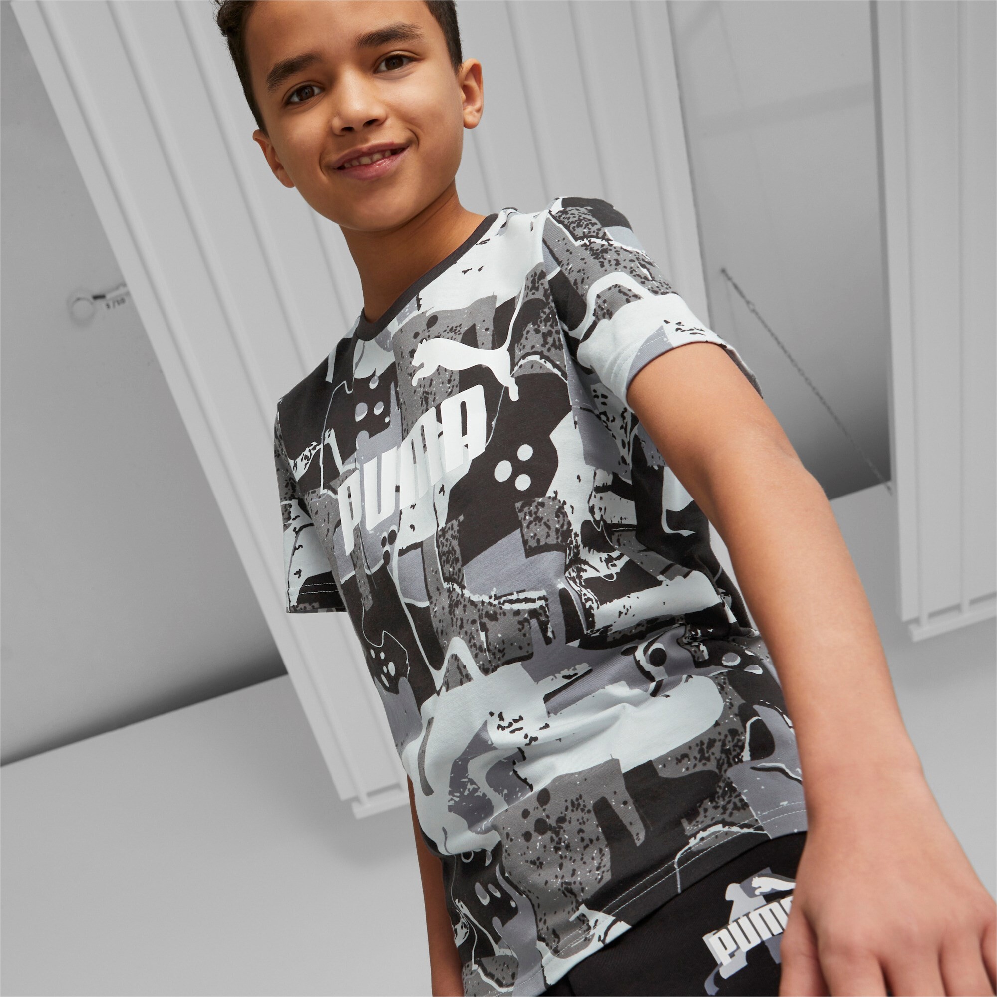 T-Shirt Essentials+ Street Art Printed