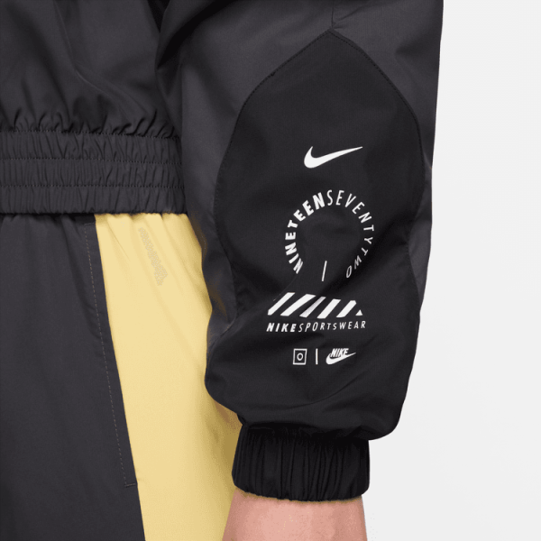 Nike Sportswear – Image 7