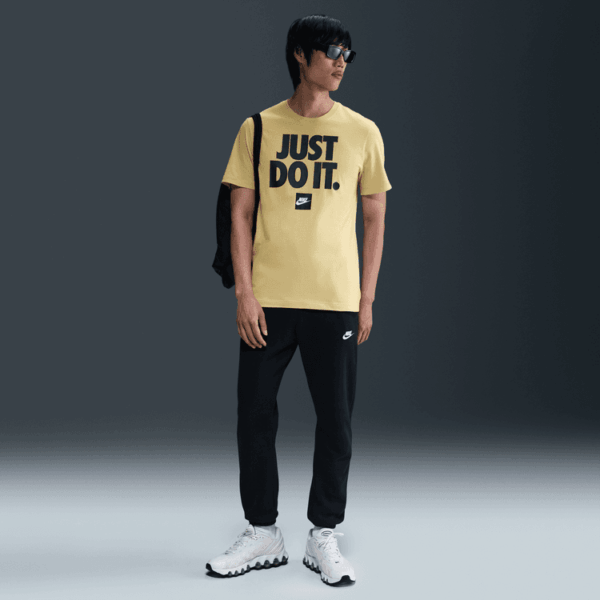 T-shirt Nike Sportswear – Image 2