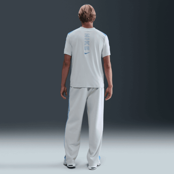 T-shirt Nike Sportswear – Image 2