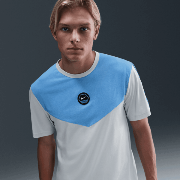 T-shirt Nike Sportswear – Image 3