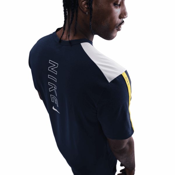 T-shirt Nike Sportswear – Image 5